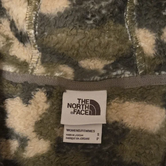 The North Face Women's Camouflage Fleece Hoodie - Picture 2 of 4